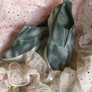 SaleSemi gray size 6 white sole platforms